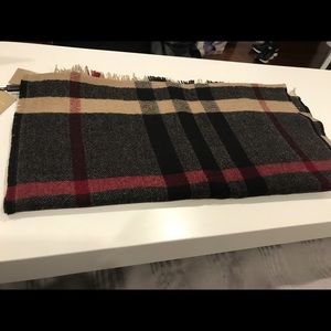 Burberry Camel Check Reversible Colour Wool Scarf